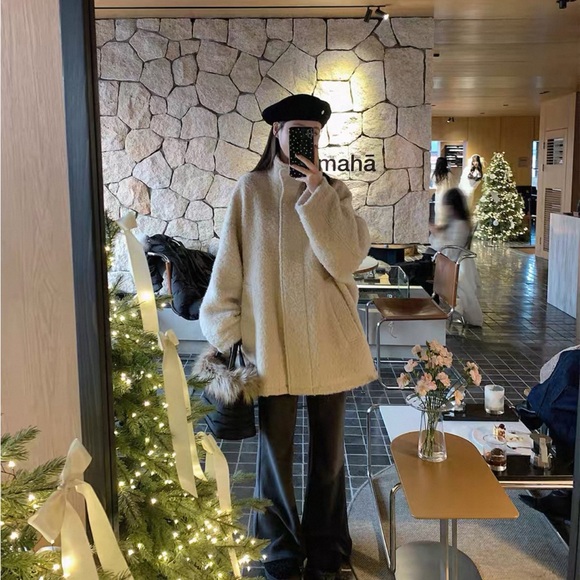 Cozy Cream Women's coat - Picture 1 of 8